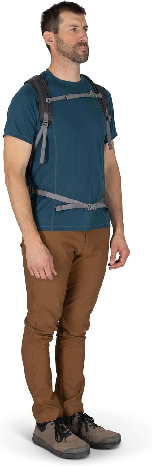 Osprey Daylite Commuter Backpack - Lightweight Everyday Bag with Laptop Sleeve, Bottle Pockets